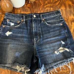 NWOT GAP 4” High Rise Short